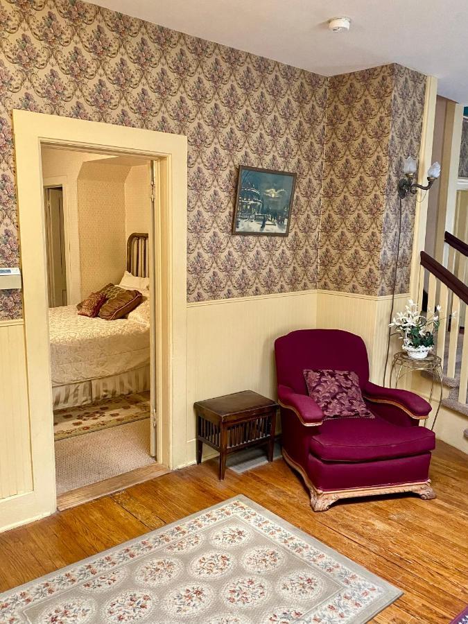 Pansy'S Parlor Bed & Breakfast โกลเดน ภายนอก รูปภาพ